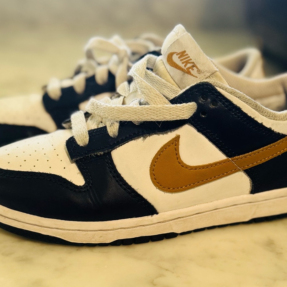 Nike Kids' Black and Gold Sneakers